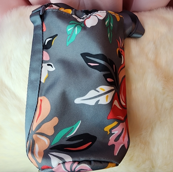 🏷 CLEARANCE! ! Vera Bradley Crossbody Water Bottle Caddy - Picture 5 of 8